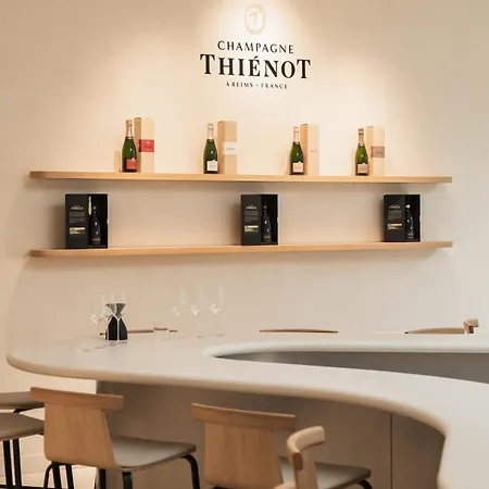 Le 3 Par Champagne Thiénot Hotel 5*