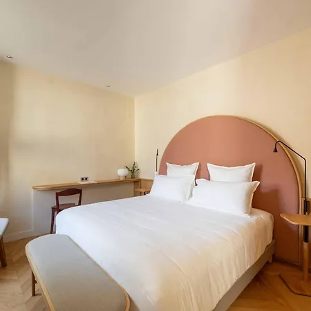 Le 3 Par Champagne Thiénot Hotel