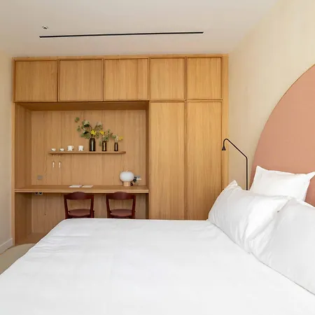 Le 3 Par Champagne Thiénot Hotel