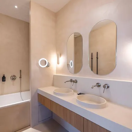 Hotel Le 3 Par Champagne Thiénot Reims