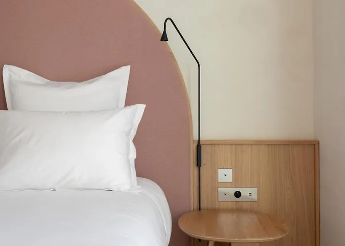 Hotel Le 3 Par Champagne Thienot Reims