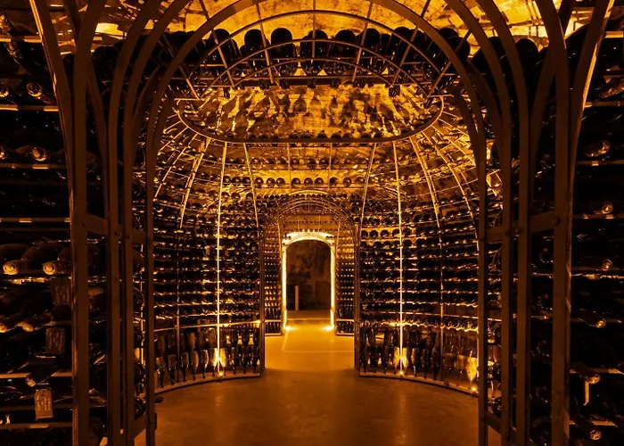 Le 3 Par Champagne Thiénot Hotel 5*