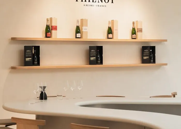 Le 3 Par Champagne Thienot מלון *