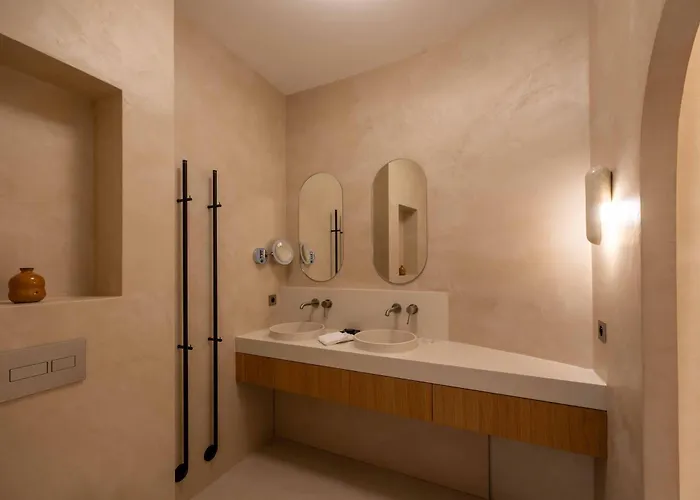 Hotel Le 3 Par Champagne Thiénot Reims