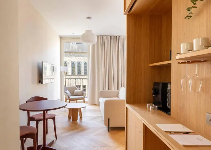 Boutique-hotel Le 3 Par Champagne Thienot 5* Remeš