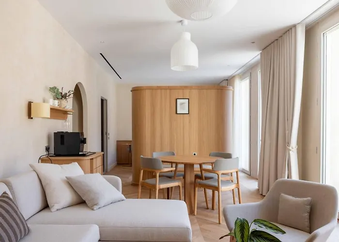 Boutique-hotel Le 3 Par Champagne Thienot Hotel 5*